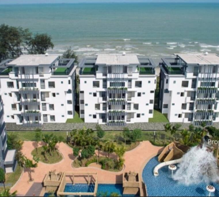 Beachfront Villa At Swiss Garden Resort Residences - Min 2 Nights Stay Kuantan Exterior photo