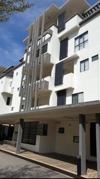 Beachfront Villa At Swiss Garden Resort Residences - Min 2 Nights Stay Kuantan Exterior photo